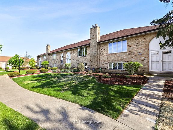 3rd image of 7310 W 152nd Pl
