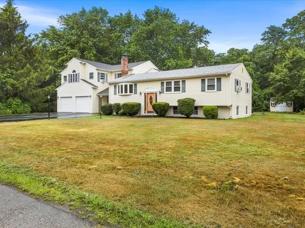 95 Tecumseh Dr, Hanover, MA 02339