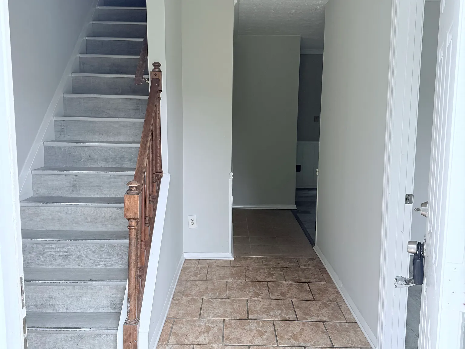 5 bed, 1632 sqft, $2,450 — Photo 3