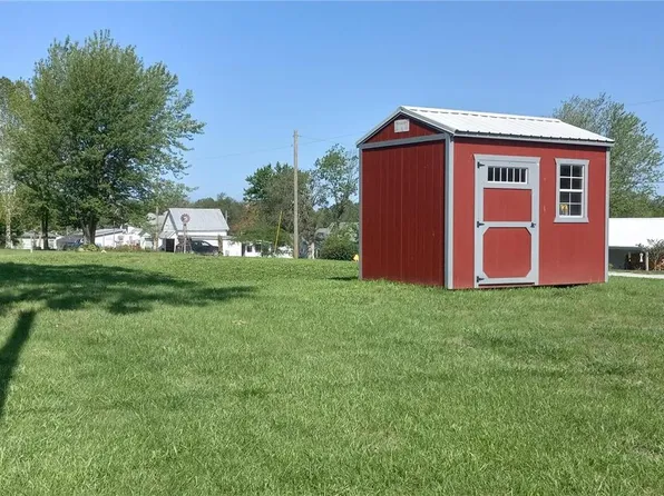 203 S Seminary St, Paris, MO 65275