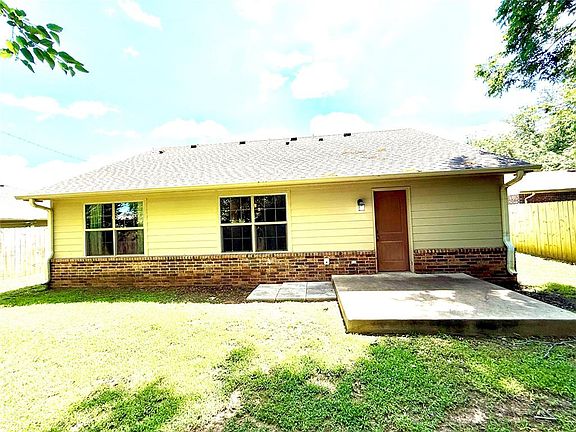 5th image of 923 N Summer Tree Ln