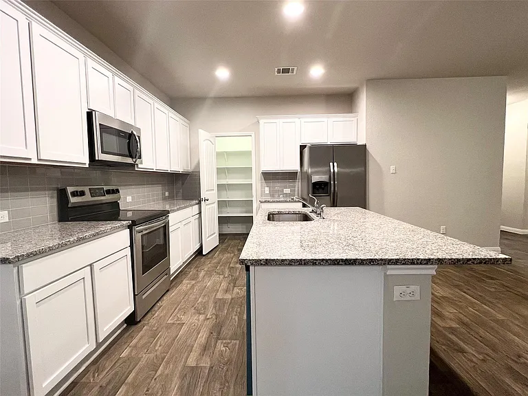 105 Naset Dr — Photo 15