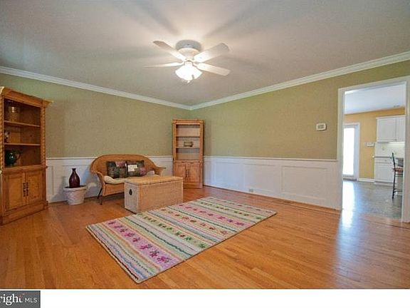 5th image of 1102 Mellien Dr