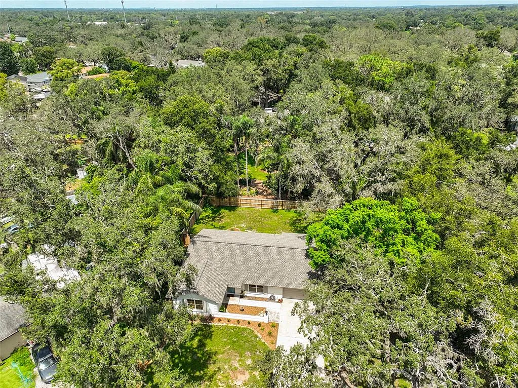 4 bed, 2.0 bath, 1593 sqft, $2,500 — Photo 4
