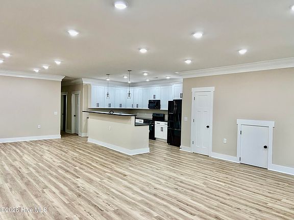 3rd image of 1007 Heather Lane