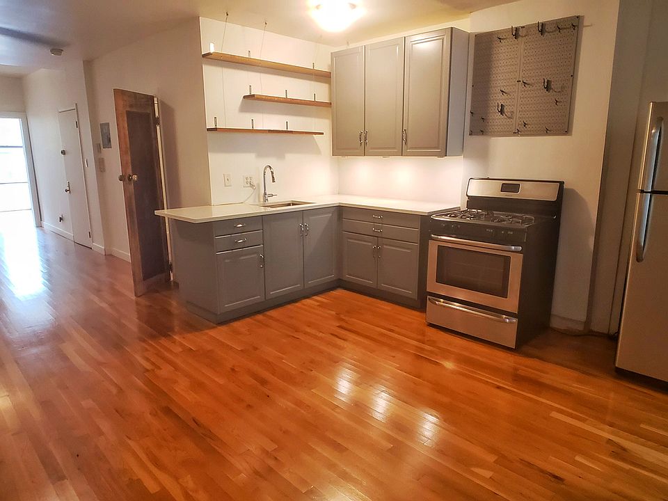 1st image of 617 Grand Ave #2