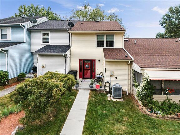 3rd image of 6660 Sagefield Ave