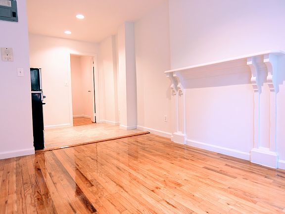 3rd image of 423 W 45th St APT 1FE