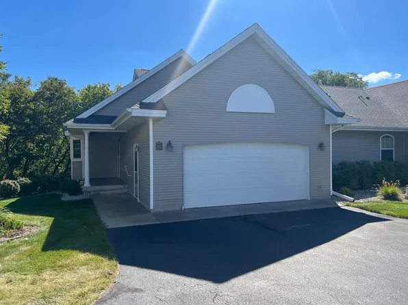 355 Lighthouse Way S #31, Manistee, MI 49660