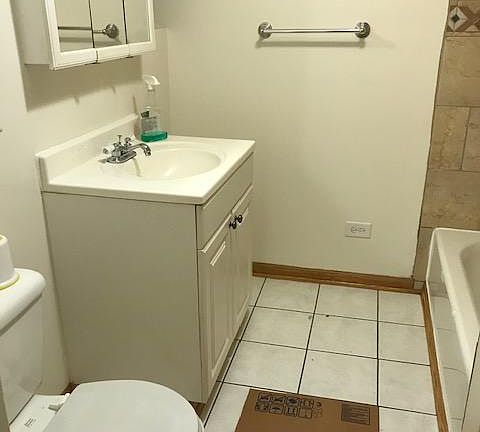 4th image of 1413 W Superior St #1