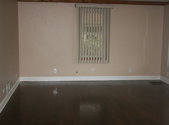 4th image of 5750 W 91st St