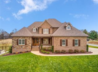 7800 Front 9 Dr, Stokesdale, NC 27357