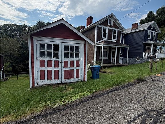 23rd image of 111 Patterson St