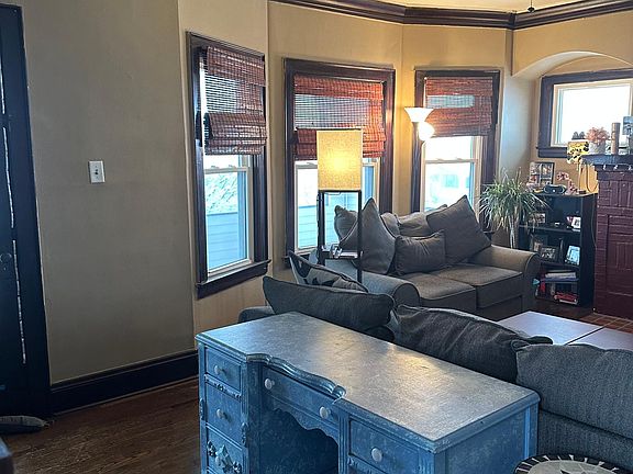 2nd image of 2097 Wyandotte Ave