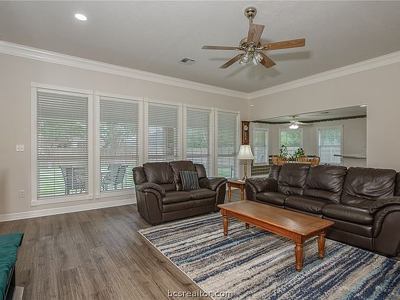 5th image of 4607 Park Hollow Cir