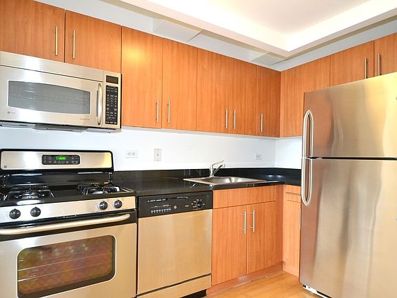 3rd image of 20 West St APT 45D