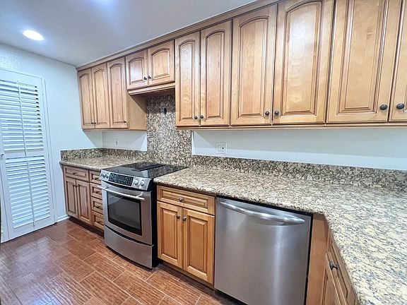 4th image of 6115 Marina Pacifica Dr N