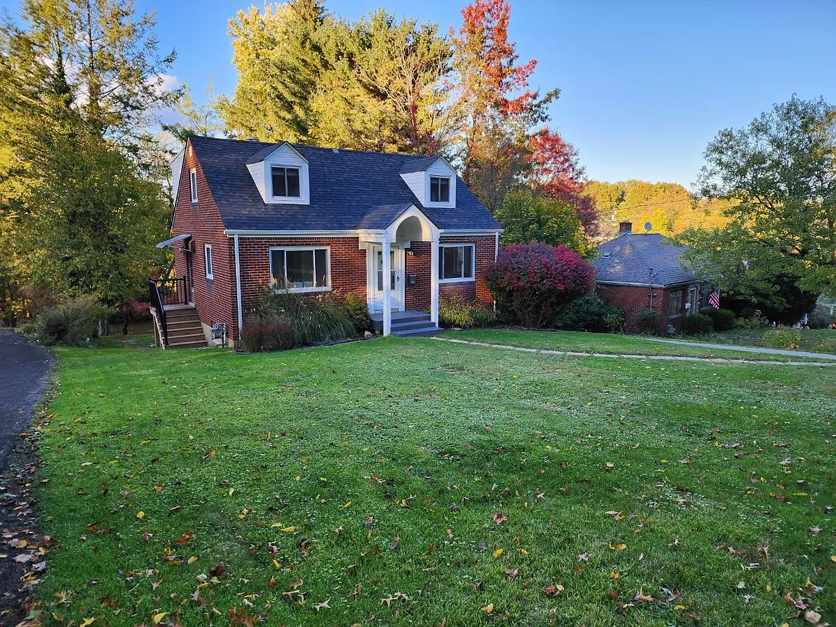 Building Photo - 3218 Greenwald Rd