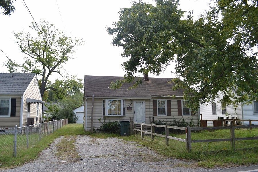 1st image of 111 S Holly Ave