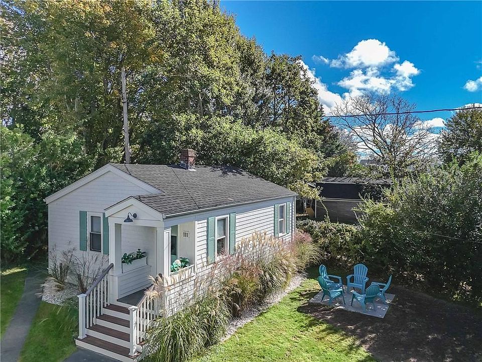 109 Aquidneck Ave Middletown RI Zillow