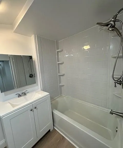 219 Hanover St #11 — Photo 5