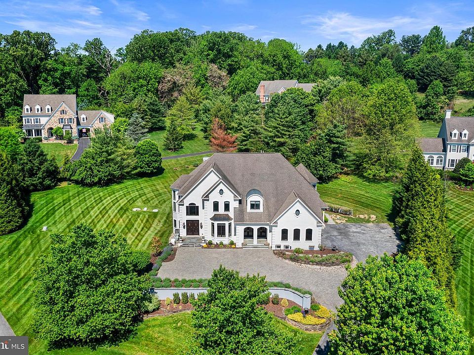 1st image of 411 Red Clay Dr