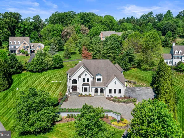 411 Red Clay Dr, Kennett Square, PA 19348