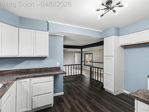 3rd image of 1260 Gilbert St