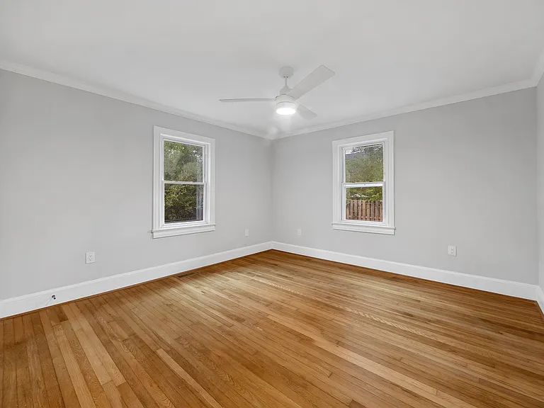 10 Amherst Ave — Photo 9