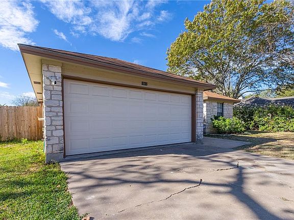 5th image of 1912 Maple Vista Dr