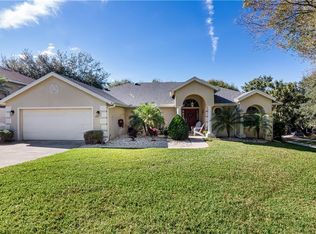 906 Cumberland Cir, Minneola, FL 34715