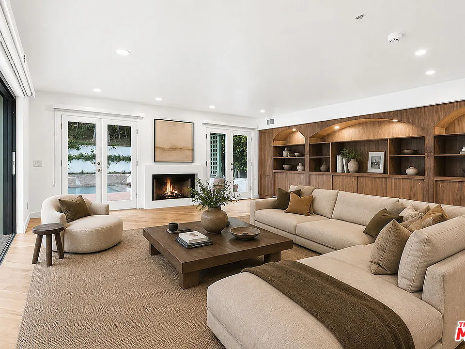 1200 N Doheny Dr