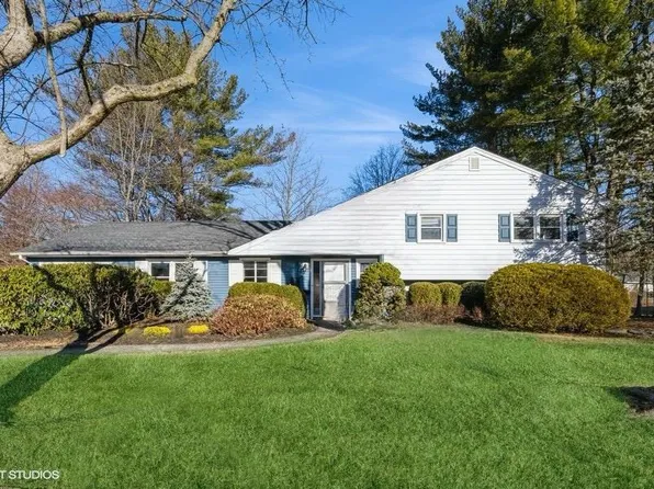 10 Gerken Drive, New City, NY 10956