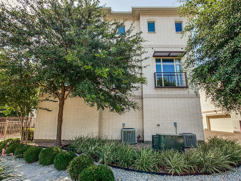 2325 Stutz Dr #41 — Photo 25