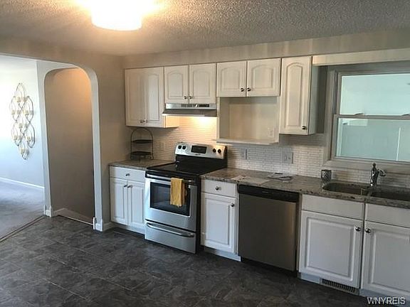 5th image of 315 Enez Dr