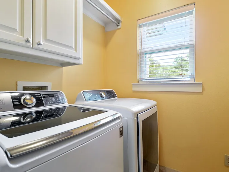 9442 Boone Dr — Photo 12