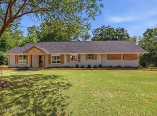 210 W Laurel Ave, Mendenhall, MS 39114
