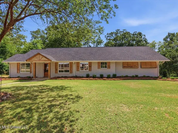 210 W Laurel Ave, Mendenhall, MS 39114