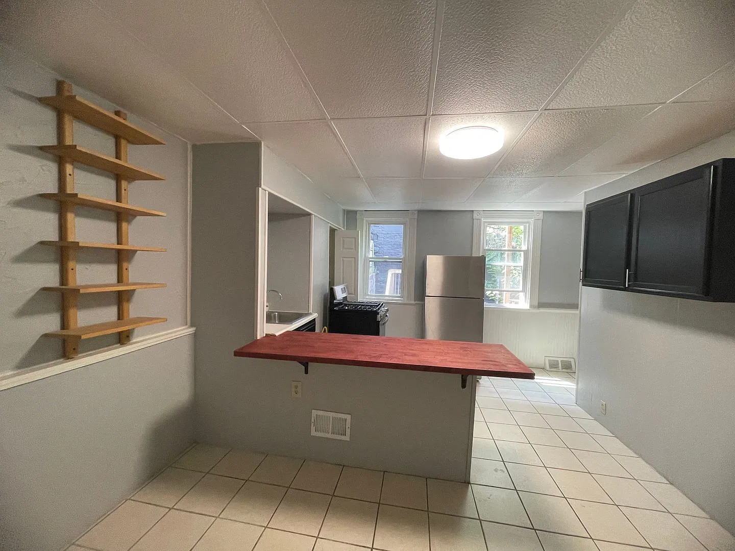 Updated 2 bedroom house for rent in the South Side ! — Photo 2