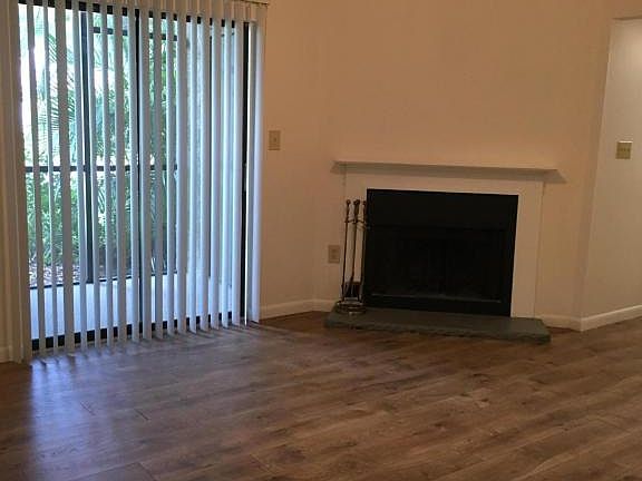 4th image of 3510 Sable Palm Ln #1B