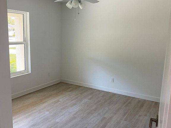 5th image of 1325 26th Ct SW