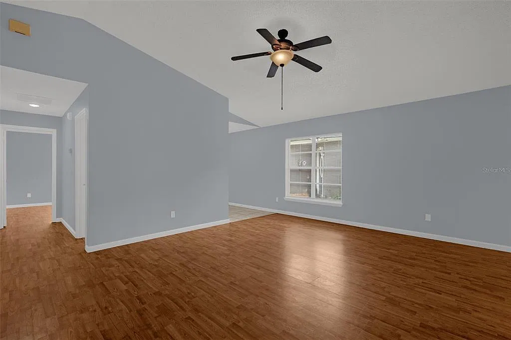 3 bed, 2.0 bath, 1380 sqft, $2,195 — Photo 3