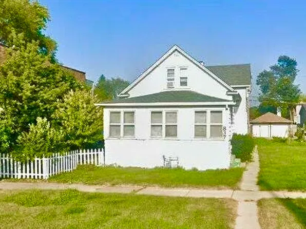 837 Commonwealth Ave, Waukegan, IL 60085