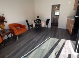 7449 Elm Grove Ave #B, Corona, CA 92880