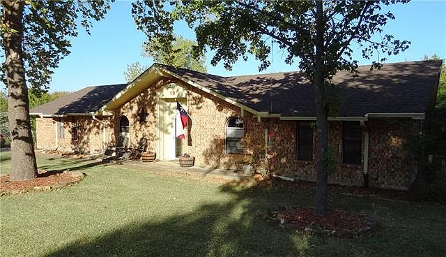 2nd image of 10 Amity Ln