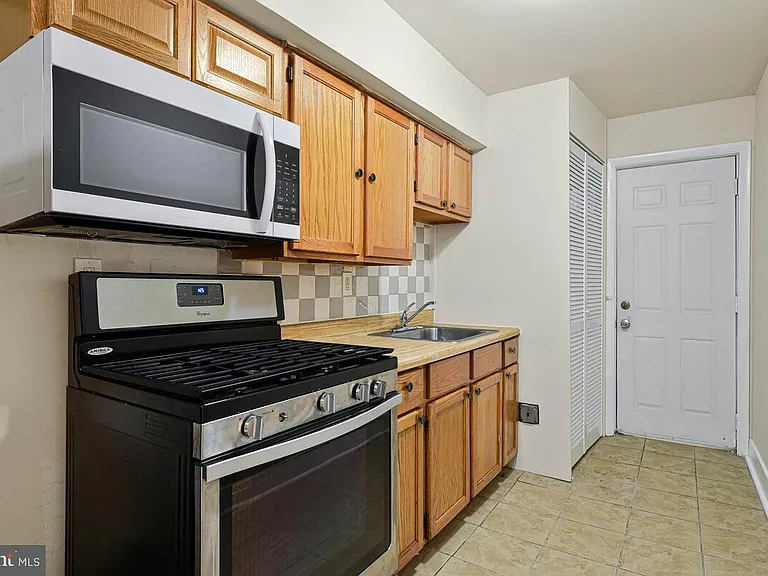 3427 B St SE #4 — Photo 9