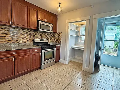 3 bed, 1.0 bath, $3,750 — Photo 2