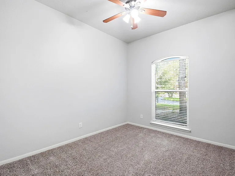 31710 Midlake Park — Photo 24