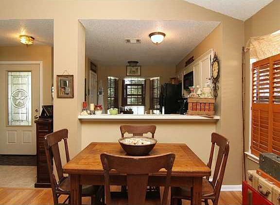 4th image of 2508 Armstrong Dr