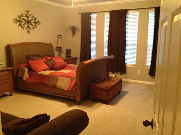 3rd image of 1413 Bramwell Dr